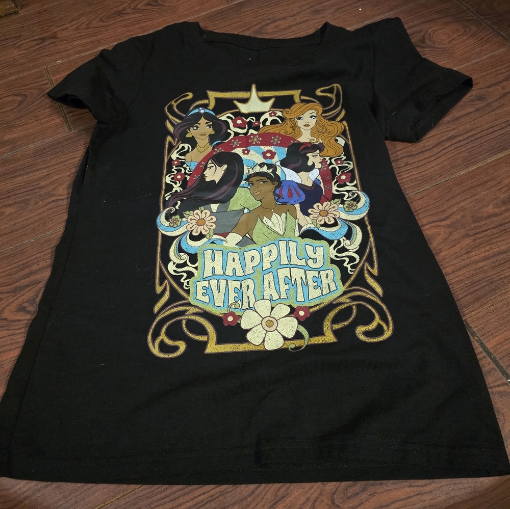 Disney Princess Happily Ever After Graphic T-Shirt Size Large